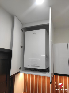 Ořech v kombinaci s bílým leskem