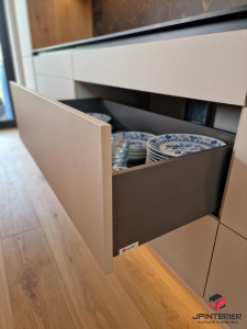 Kašmír v kombinaci s dubem Hamilton a kompaktní deskou